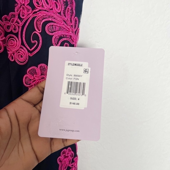 JS COLLECTION EMBROIDERED SHIFT DRESS - Picture 8 of 10